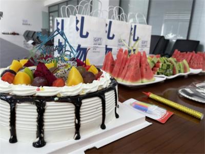 壽星同賀，共度生辰 —深藍(lán)機(jī)器7月份員工生日會(huì)如期舉行