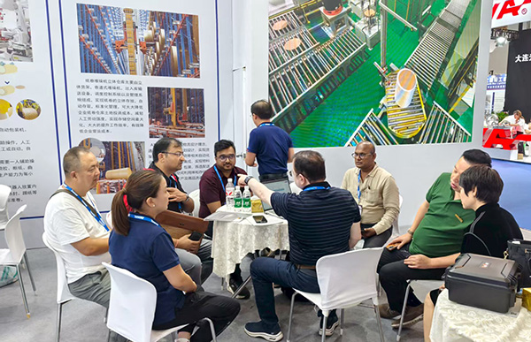 2025中國(guó)國(guó)際造紙科技展覽會(huì)圓滿結(jié)束！深藍(lán)機(jī)器引領(lǐng)造紙包裝物流數(shù)智化升級(jí)